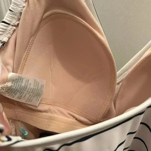 Kona Sol NWT Women’s Swimsuit - Medium - Picture 6 of 7